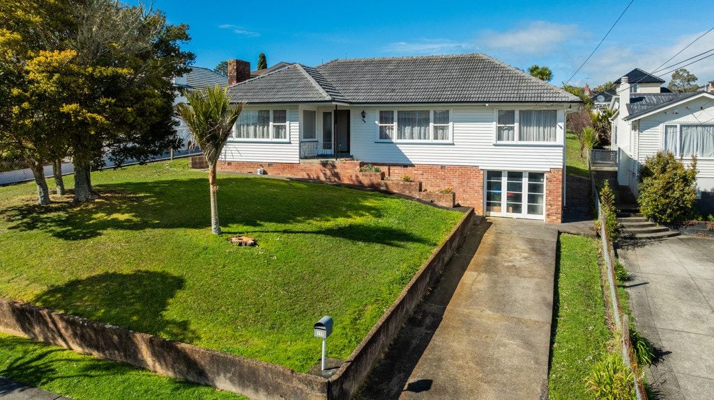 117 Terry Street, Blockhouse Bay, Auckland - Carousel 1