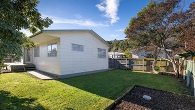 2/182 Tahunanui Drive, Tahunanui, Nelson - Carousel 1