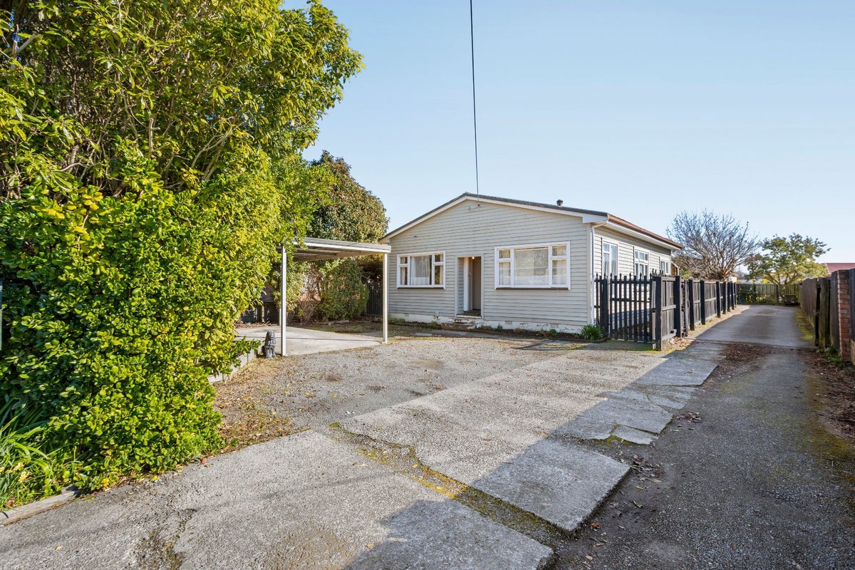 1/126 Springs Road, Hornby, Christchurch - Carousel 2