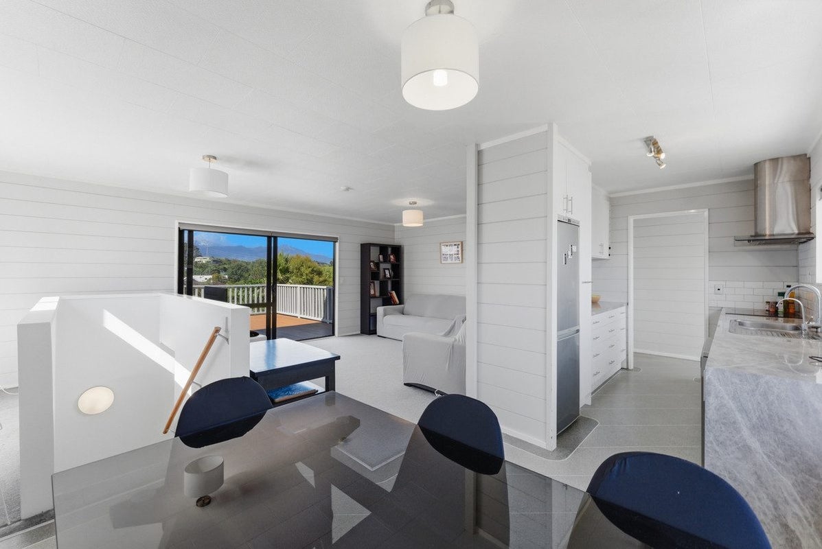 13D Kipling Drive, Whalers Gate, New Plymouth - Carousel 2