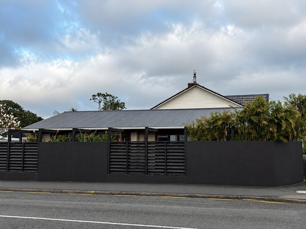 102 Liardet Street, New Plymouth, New Plymouth - Carousel 2