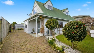 8 Tom Muir Drive, Gate Pa, Tauranga - Carousel 1