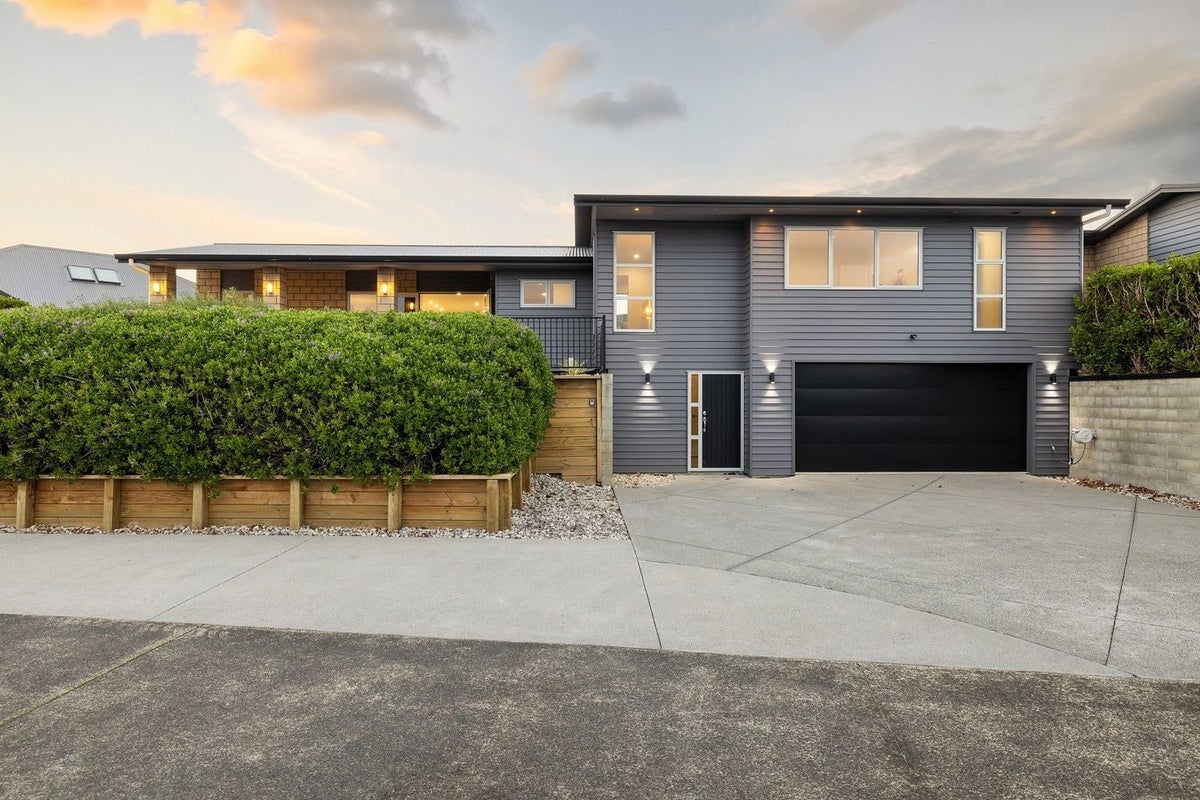 8 Amaril Lane, Flagstaff, Hamilton - Carousel 1