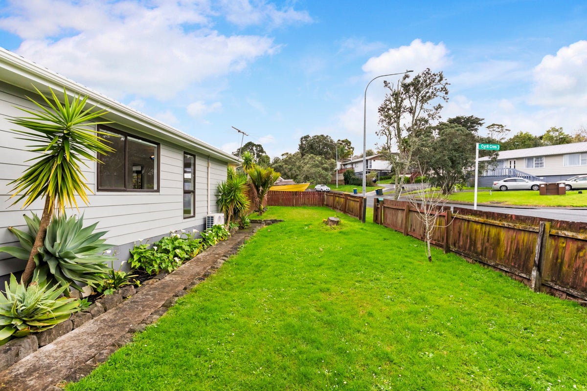 21 Fitzherbert Avenue, West Harbour, Auckland - Carousel 15