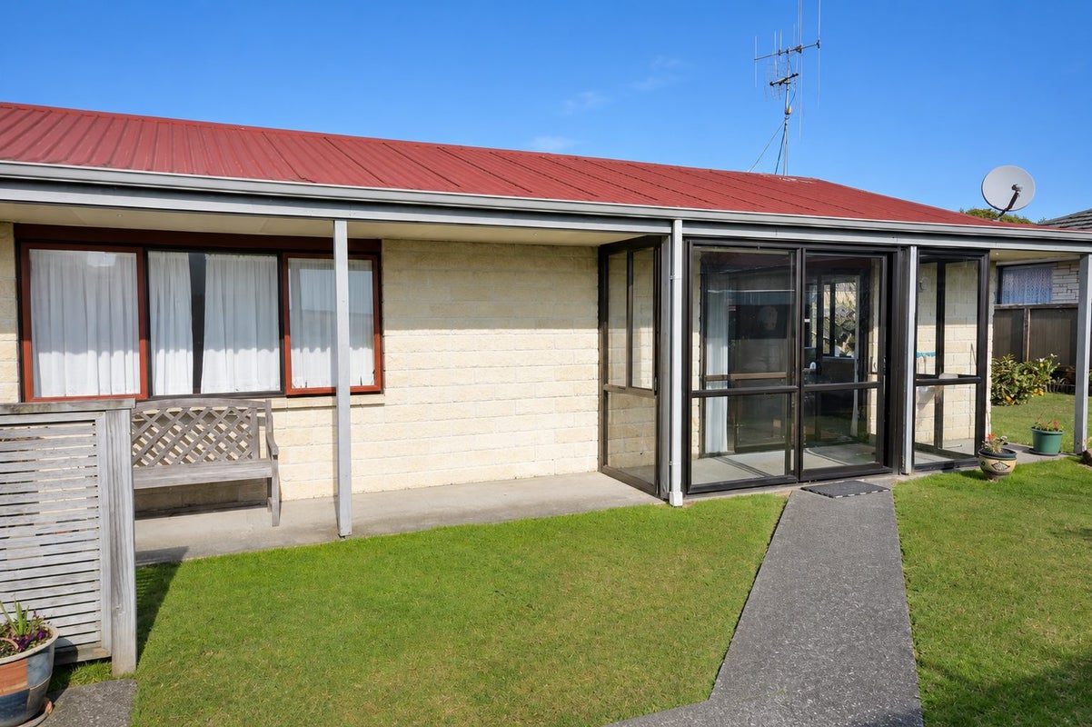 17B Pemberton Crescent, Greerton, Tauranga - Carousel 2