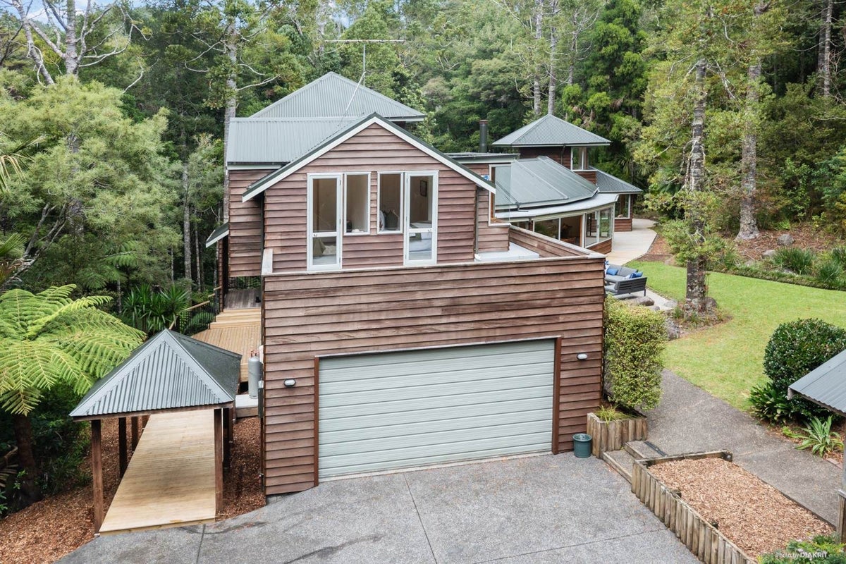30 Fawcett Road, Laingholm, Auckland - Carousel 2
