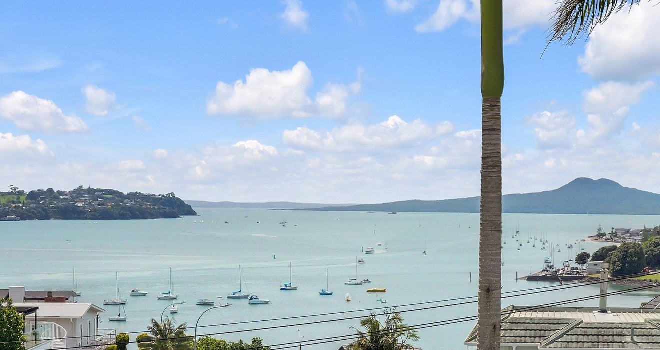 10 Takutai Avenue, Bucklands Beach, Auckland - Carousel 2