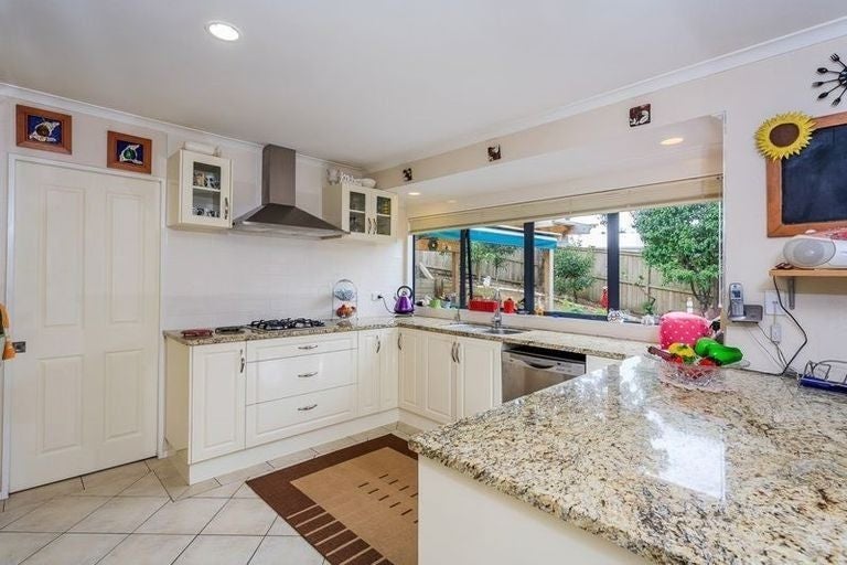 10 Fulmar Way, Unsworth Heights, Auckland - Carousel 2