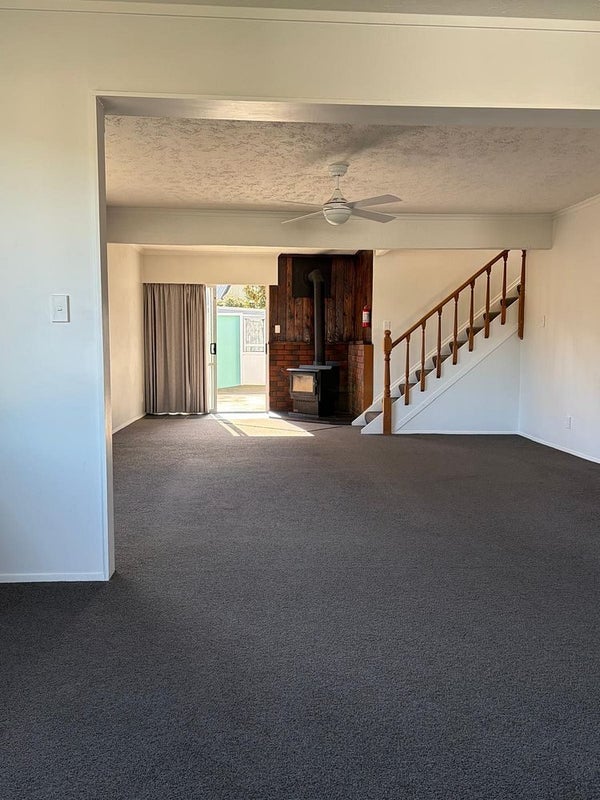 21 Mangaroa Hill Road, Maoribank, Upper Hutt, Wellington - Carousel 5