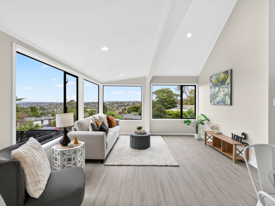 4 Cyclarama Crescent, Massey, Waitakere City, Auckland - Carousel 2