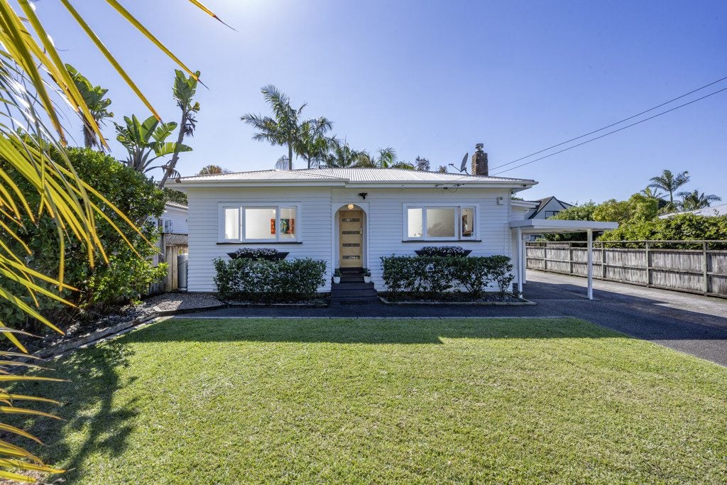 3 Ewenson Avenue, One Tree Hill, Auckland - Carousel 1