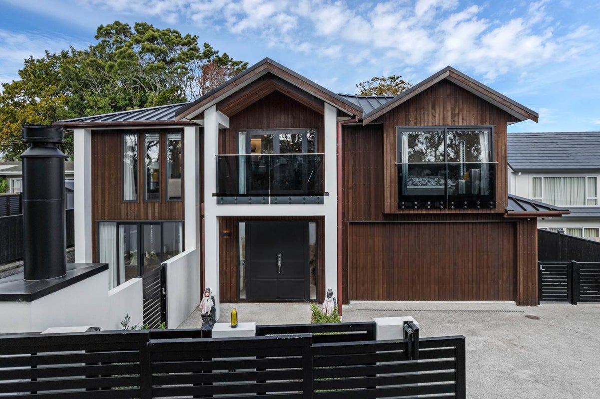 225A Bleakhouse Road, Mellons Bay, Auckland - Carousel 1
