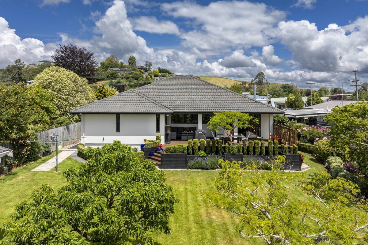 11 North Foreland Street, Waihola, Milton - Carousel 2