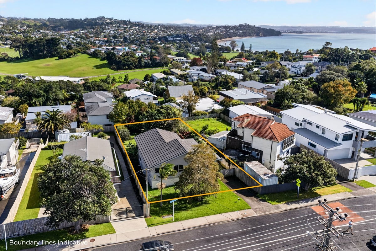 86 Stanmore Bay Road, Stanmore Bay, Whangaparaoa - Carousel 1