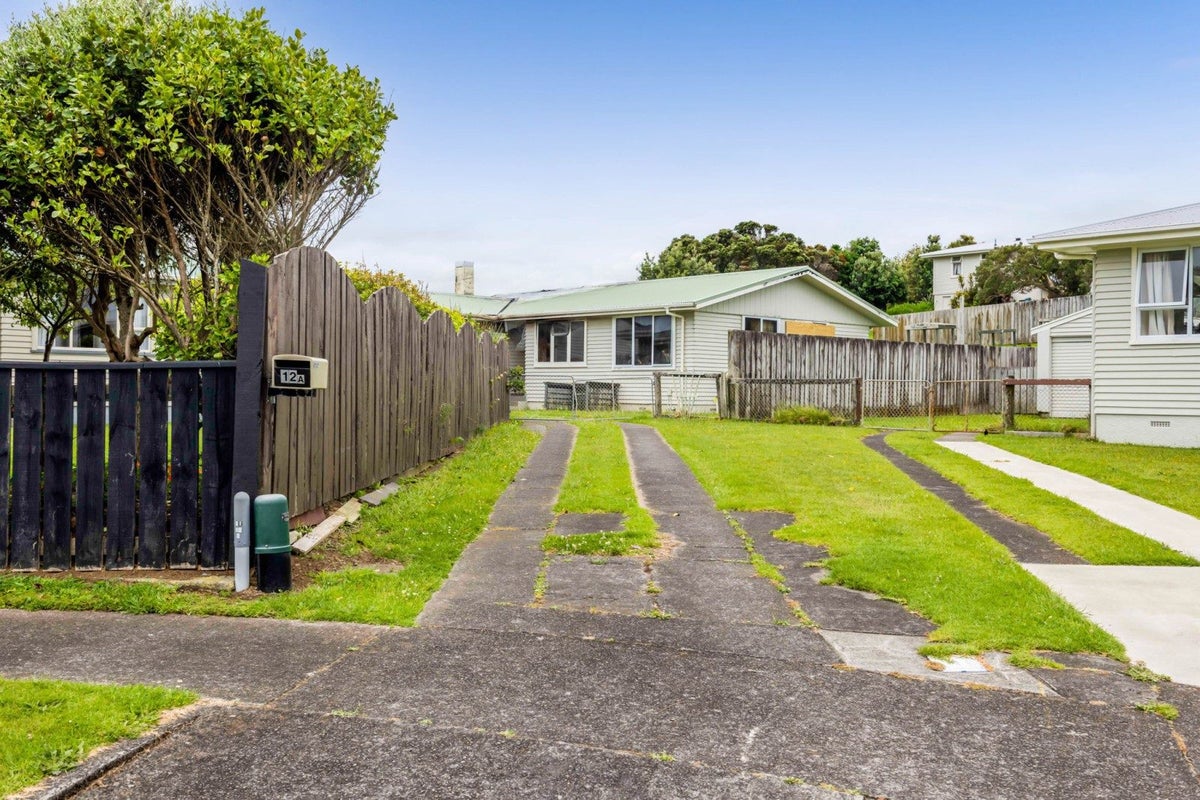 12A Tohora Place, Spotswood, New Plymouth - Carousel 1