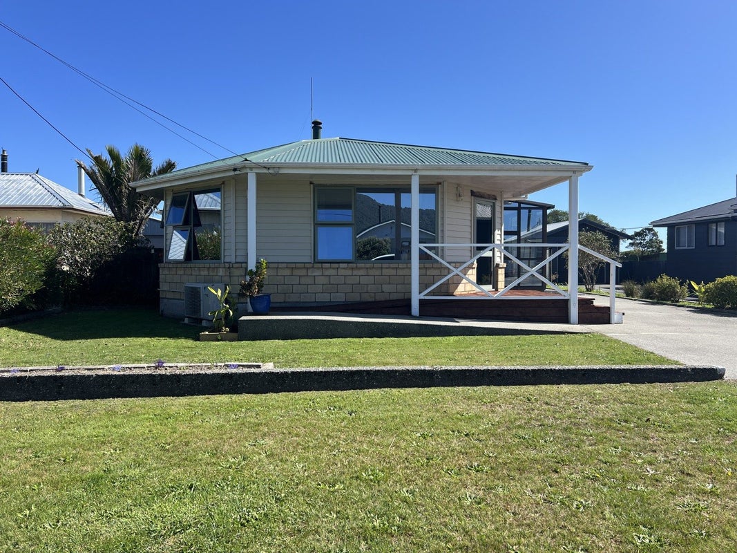 68 Doyle Street, Blaketown, Greymouth - Carousel 1