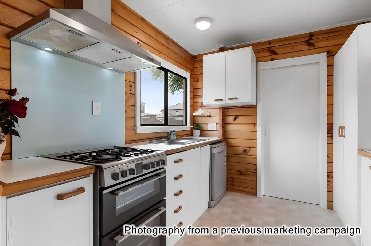 185 Carnoustie Drive, Wattle Downs, Auckland - Carousel 2