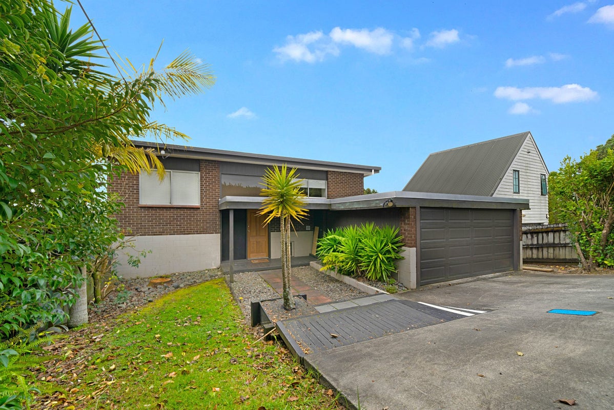 229 Golf Road, Titirangi, Auckland - Carousel 1