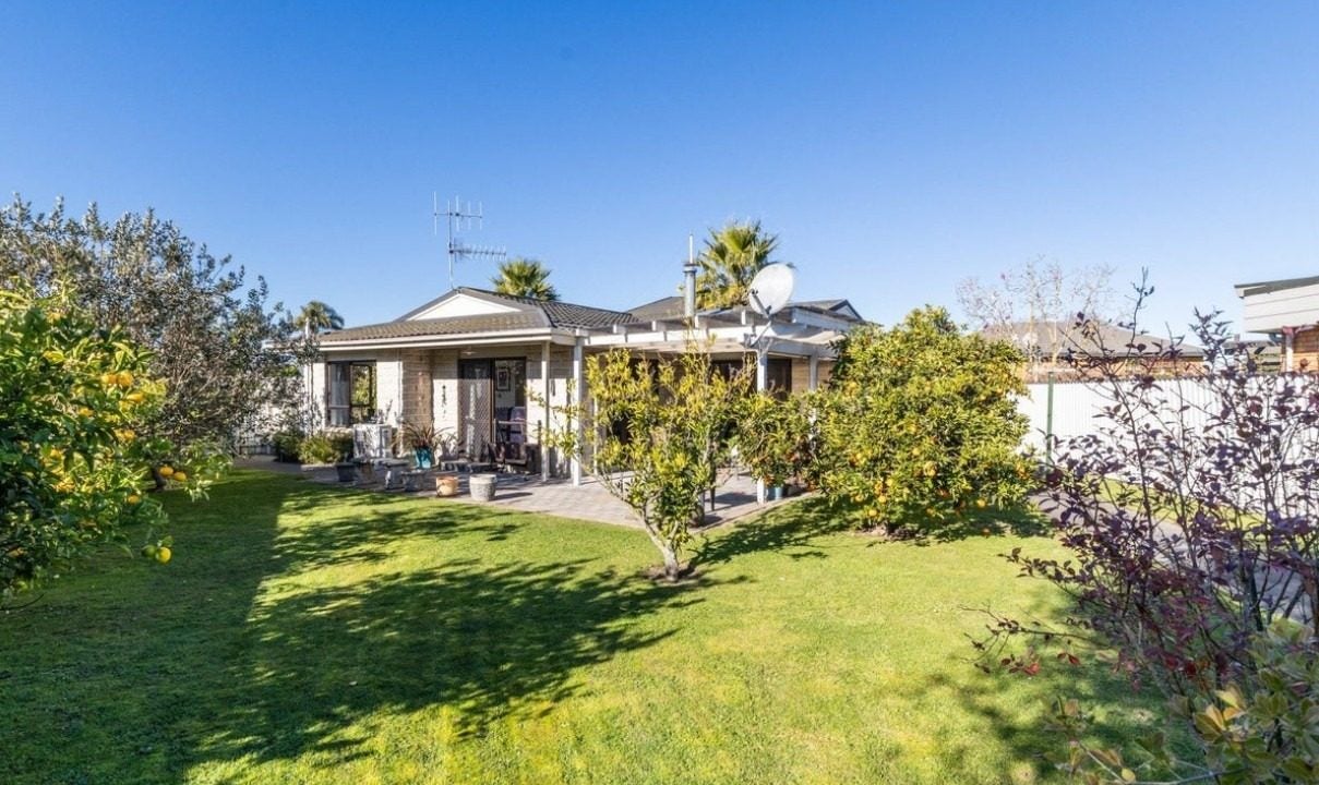 34 Roskilda Crescent, Taradale, Napier - Carousel 13
