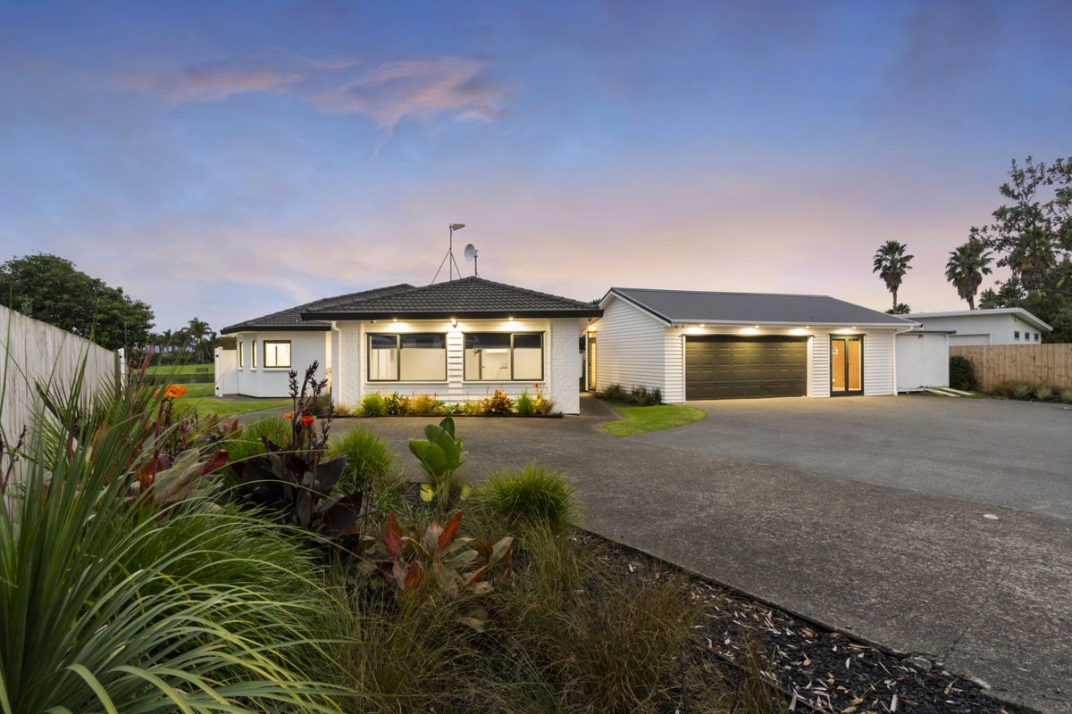 1162 East Coast Road, Pokeno - Carousel 1