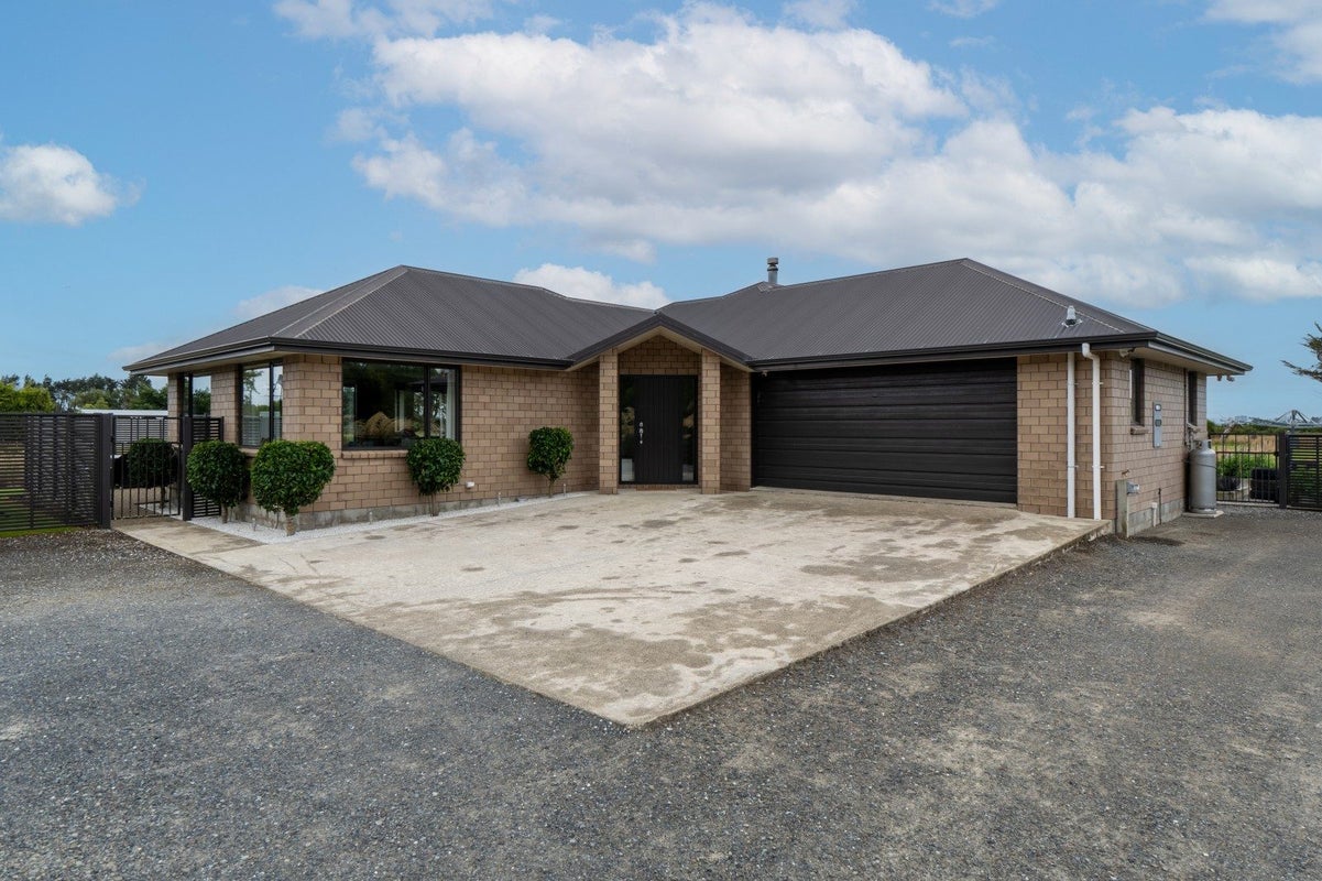 33 Marama Avenue South, Otatara, Invercargill - Carousel 1