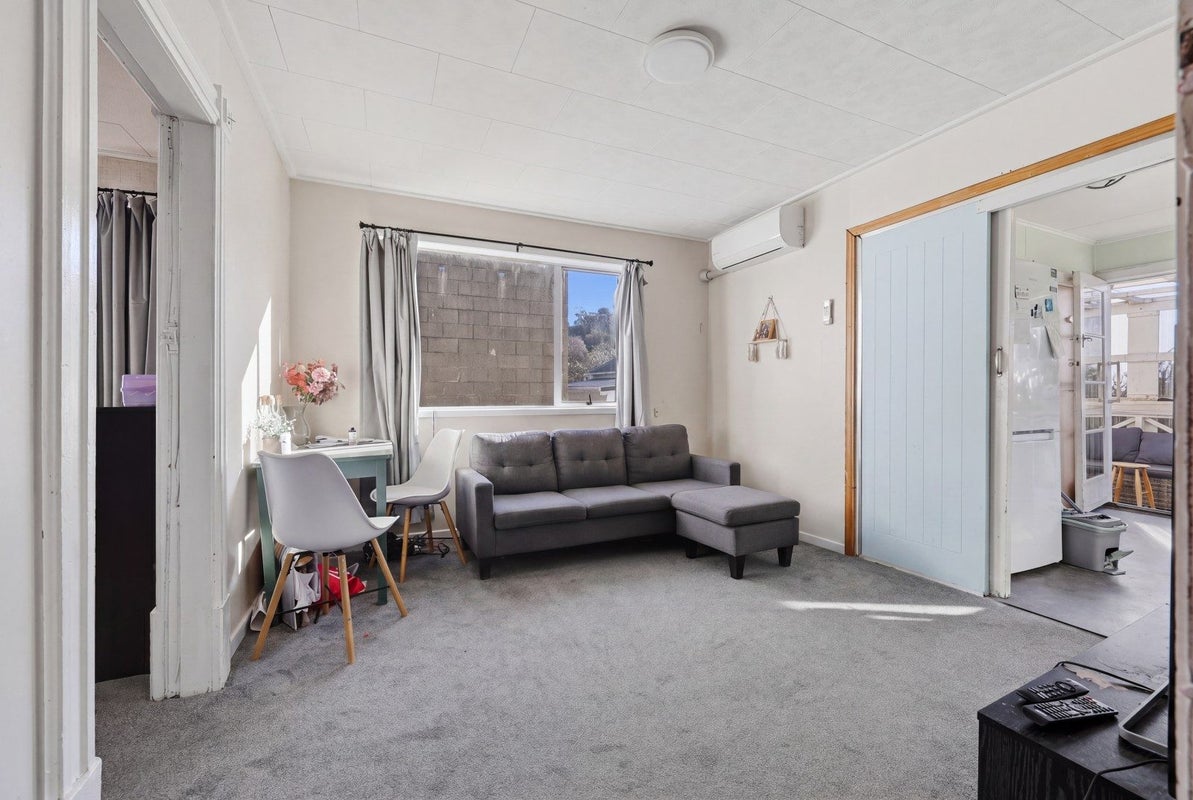 398 South Road, Caversham, Dunedin - Carousel 2