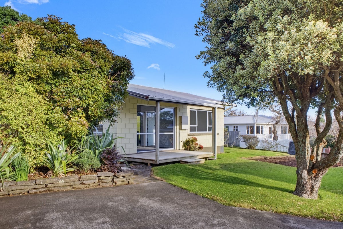 71 Ngamotu Road, Spotswood, New Plymouth - Carousel 2