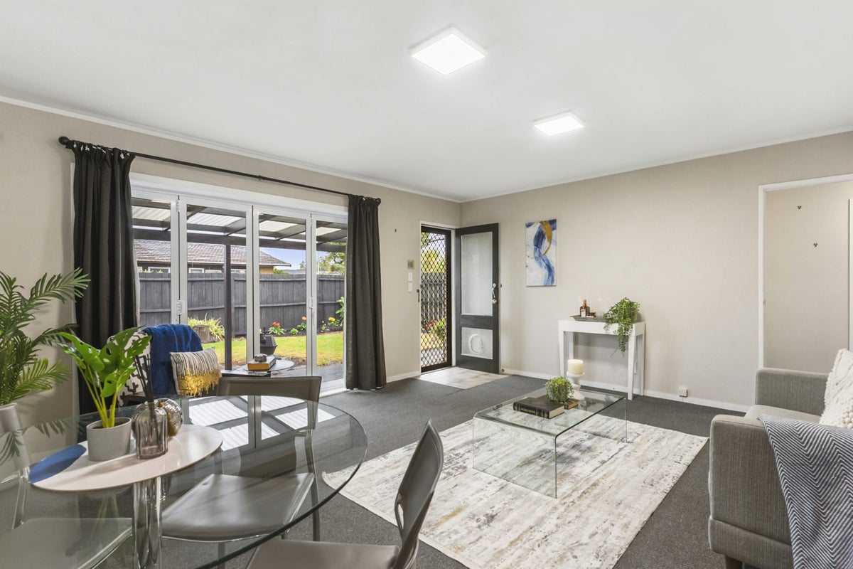 1/38 Latham Avenue, Pakuranga, Auckland - Carousel 2