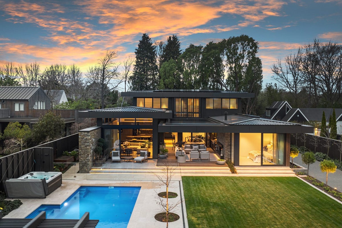 24 Holmwood Road, Merivale, Christchurch - Carousel 1