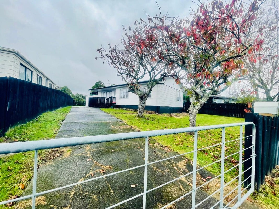 4 Stoll Place, Clendon Park, Auckland - Carousel 1