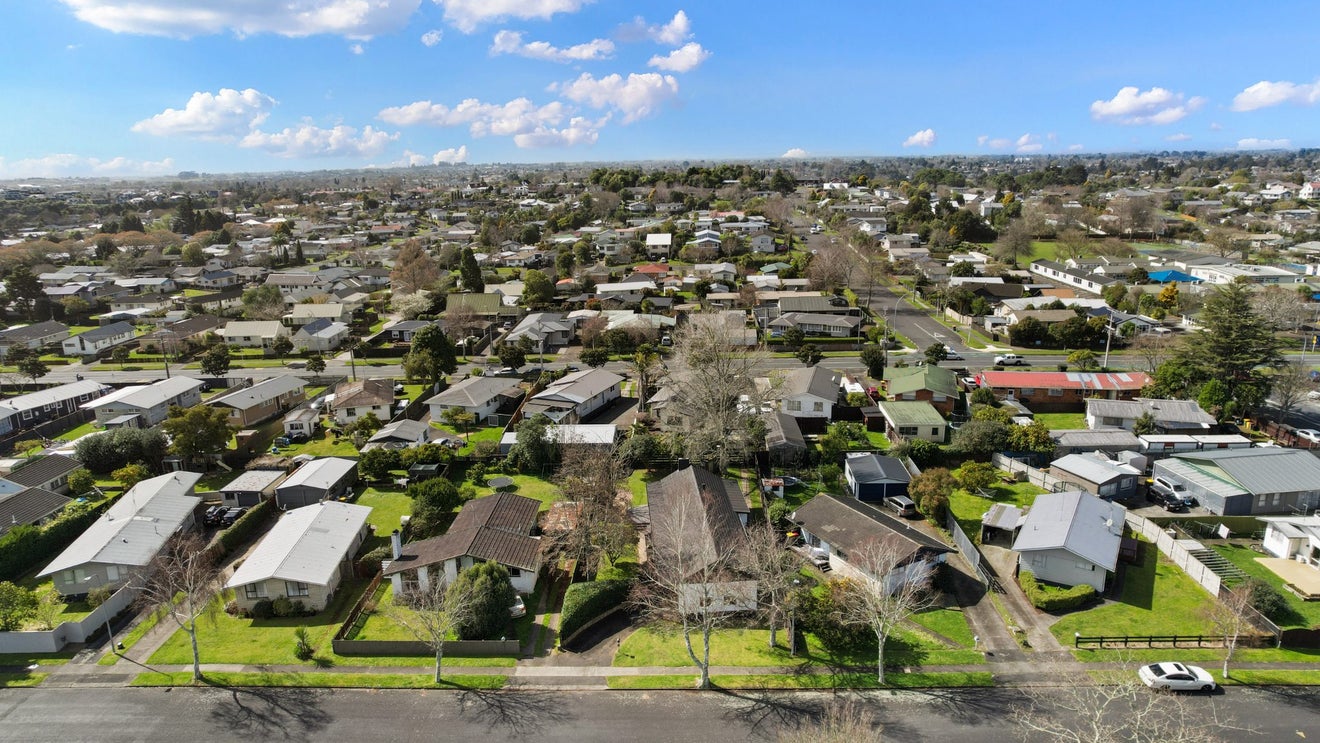 8 Elmwood Crescent, Pukete, Hamilton, Waikato - Carousel 26