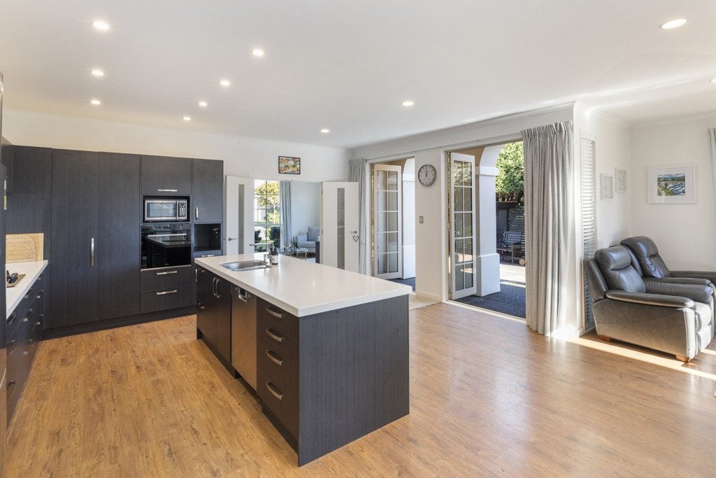 2 Applefield Court, Northwood, Christchurch - Carousel 2