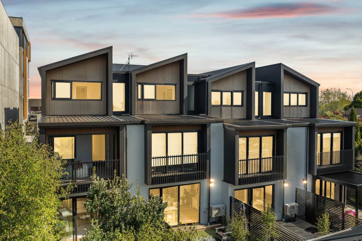 8/246 Kepa Road, Mission Bay, Auckland - Carousel 1