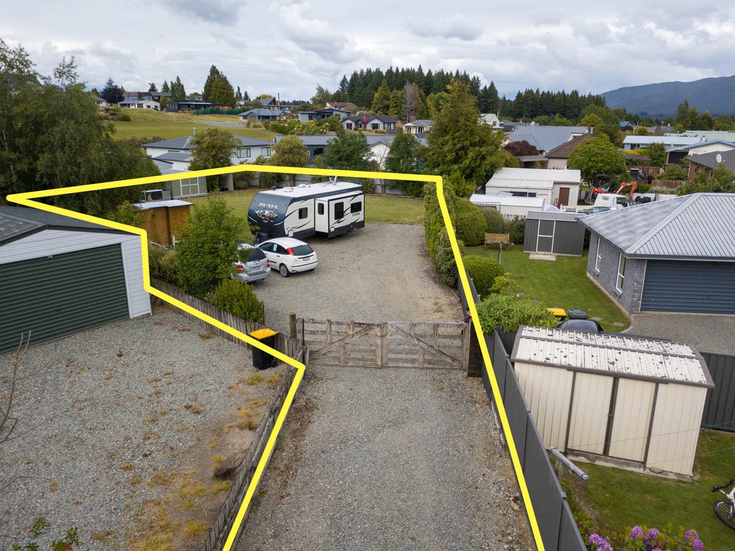 4 Ritchie Court, Te Anau, Te Anau - Carousel 1