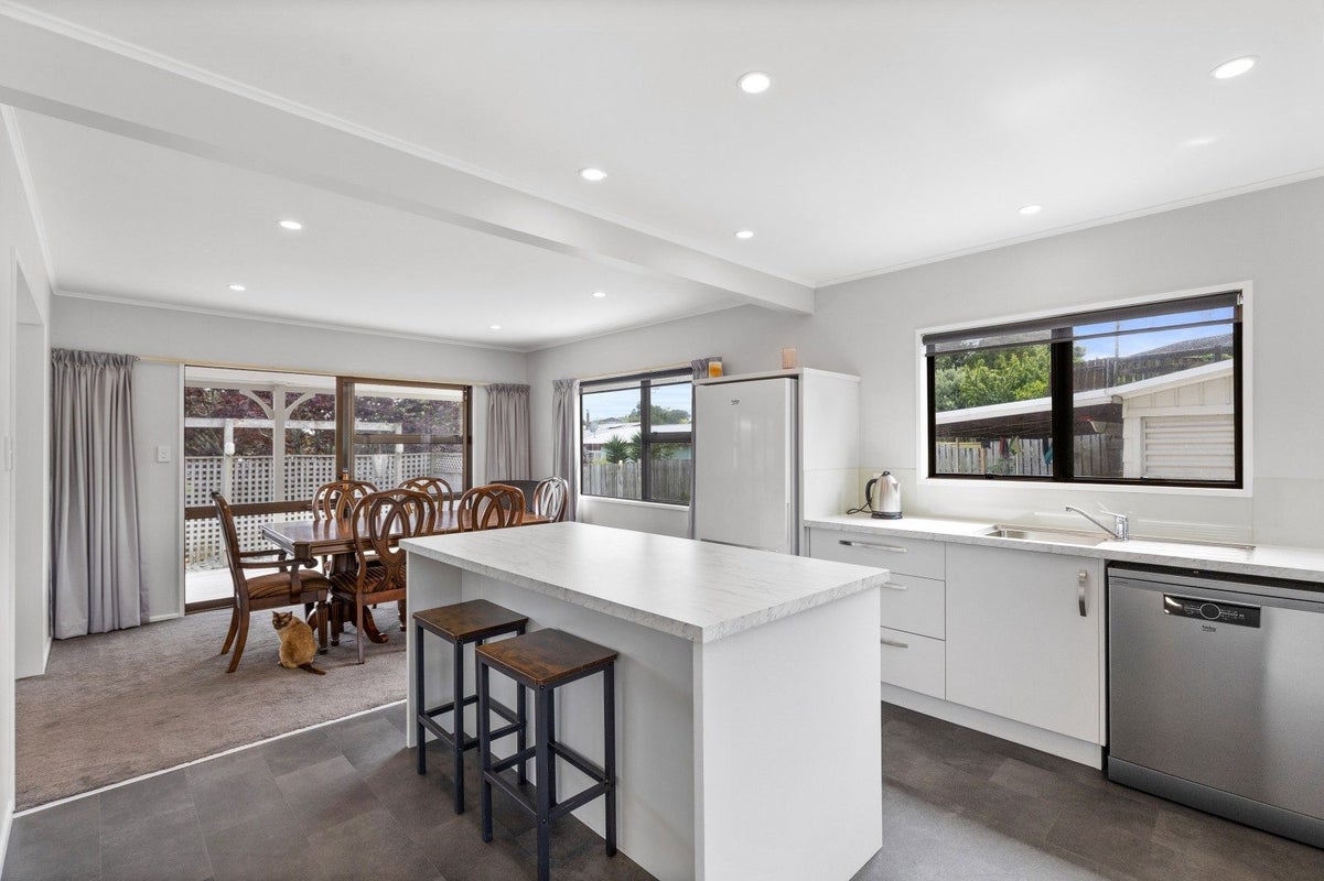 4 Kitchener Place, Putaruru - Carousel 2