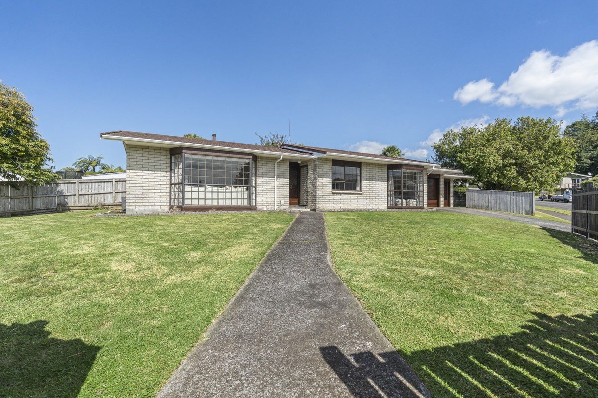 10 Ainslee Street, Highlands Park, New Plymouth - Carousel 1