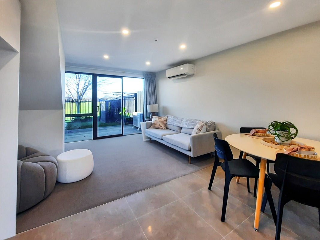 7B Malaga Crescent, Harewood, Christchurch - Carousel 1