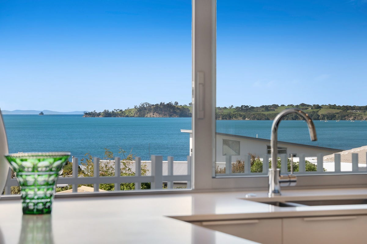 5 Aurora Avenue, Snells Beach, Snells Beach - Carousel 1