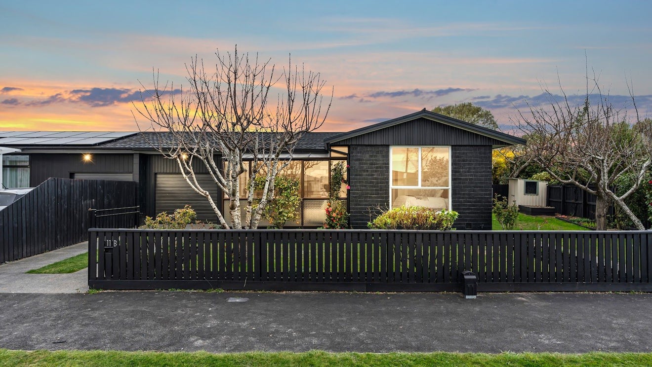 2/11 Blairdon Place, Bishopdale, Christchurch City, Canterbury - Carousel 1
