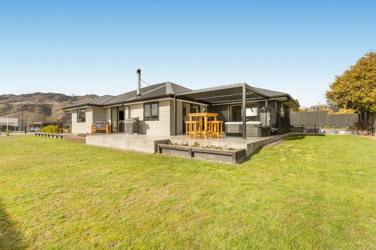69 Wallis Drive, Cromwell, Cromwell - Carousel 2