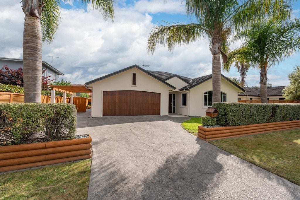 3 Coleraine Drive, Rototuna, Hamilton - Carousel 1