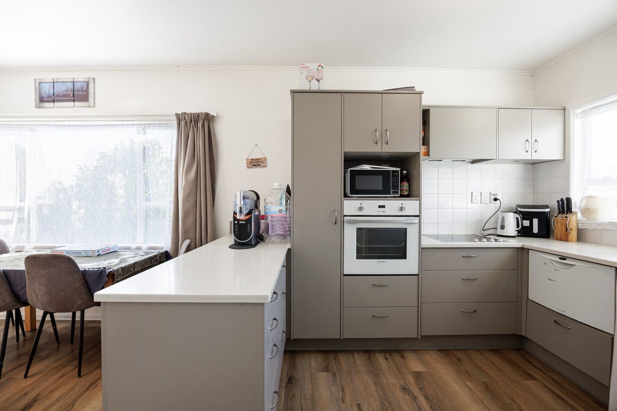 38 Wycliffe Street, Onekawa, Napier - Carousel 2