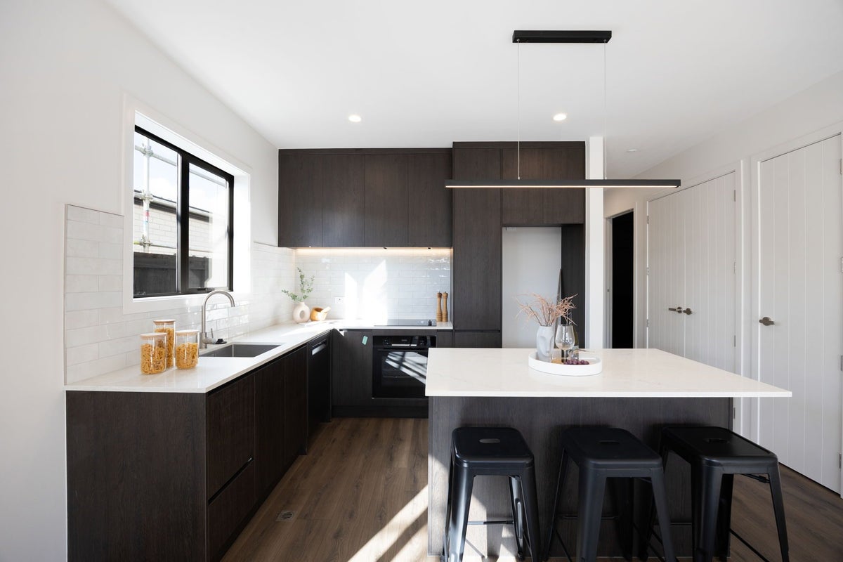 2/8 Lumino Terrace, Peacocke, Hamilton - Carousel 2