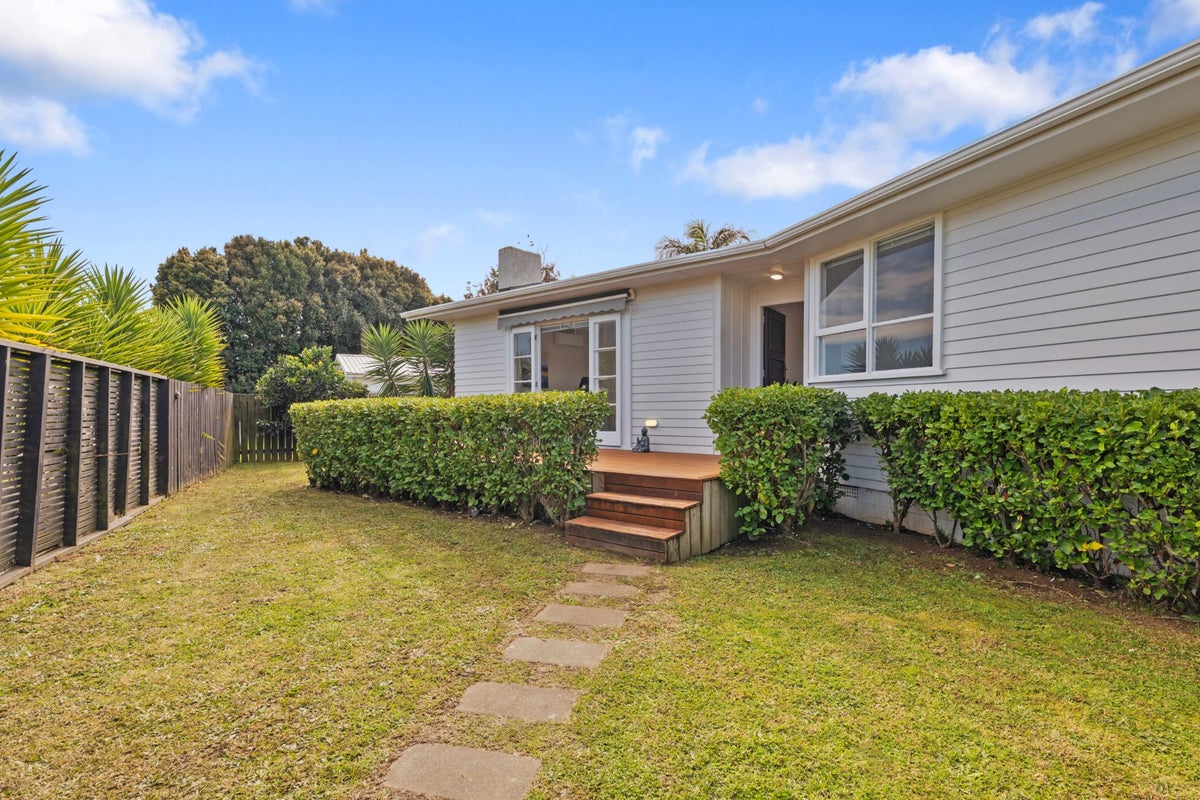 1/30 Imrie Avenue, Mangere, Auckland - Carousel 1