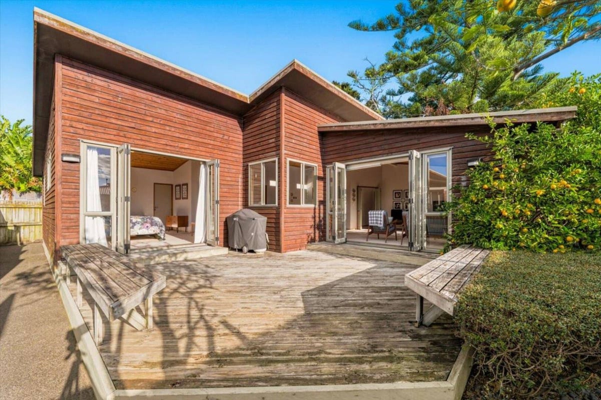 11A Lodge Avenue, Mount Maunganui, Mount Maunganui - Carousel 1