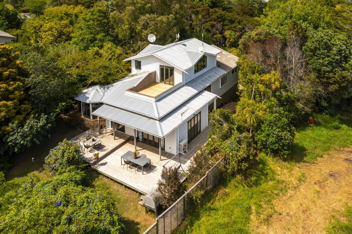 386 Upper Harbour Drive, Greenhithe, Auckland - Carousel 1