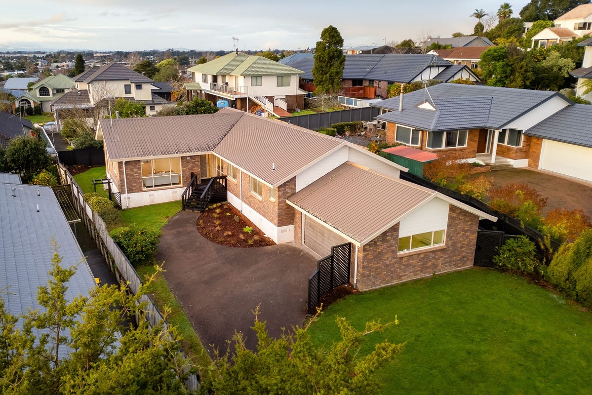 17 Prospect Place, Western Heights, Hamilton - Carousel 1