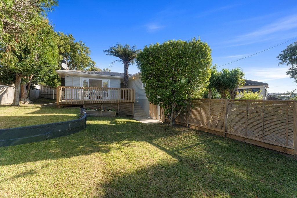 1/12 Selwyn Crescent, Forrest Hill, Auckland - Carousel 1
