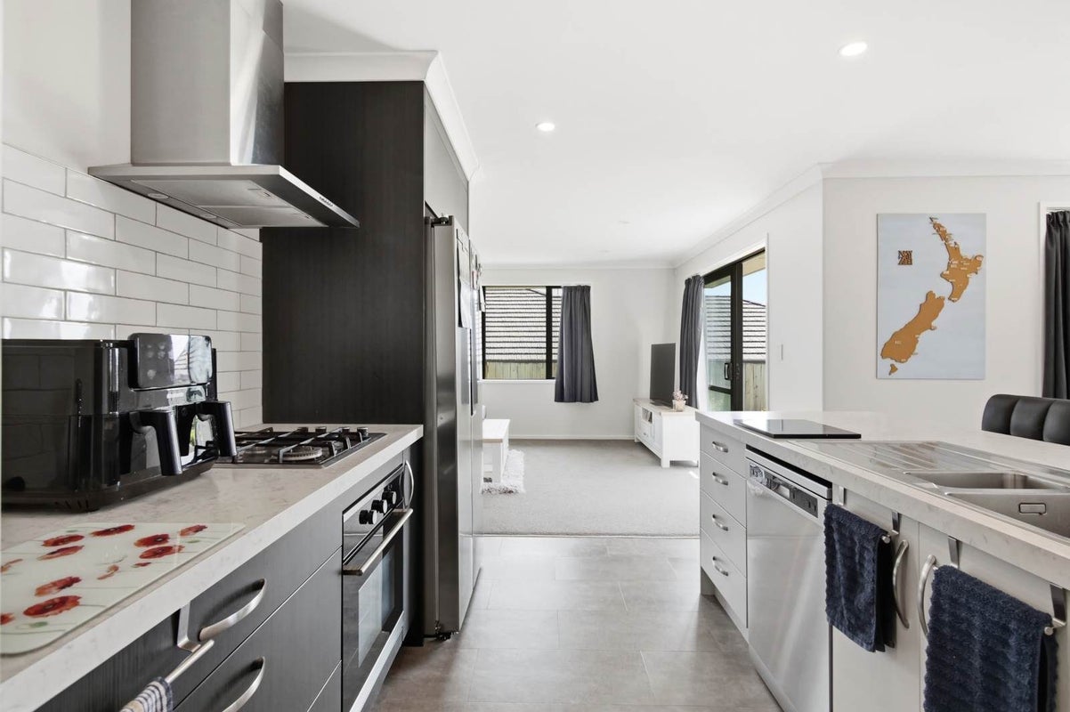 9 Charlotte Drive, Omokoroa, Omokoroa - Carousel 2