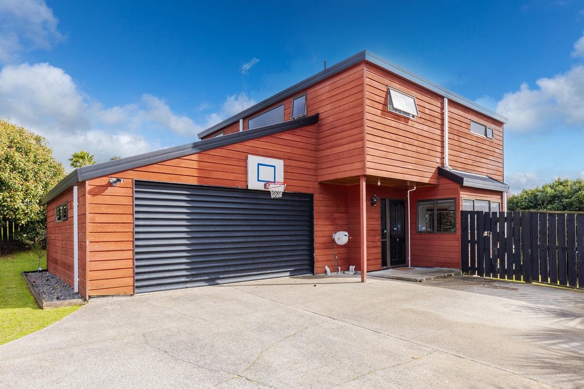 18 Bartholomew Drive, Nawton, Hamilton - Carousel 1